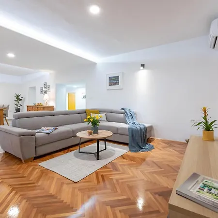 3 Bedroom In Holiday home