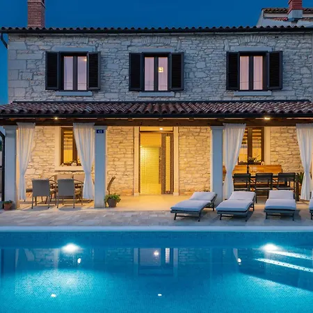 Holiday home 3 Bedroom In Pula