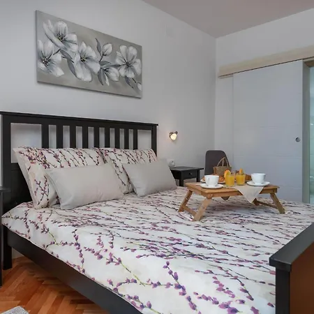3 Bedroom In * Pula
