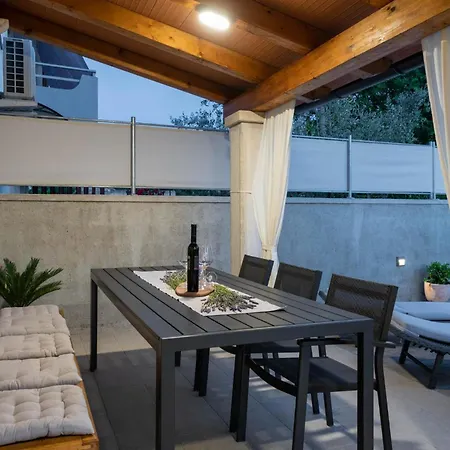 Semesterbostad 3 Bedroom In Pula