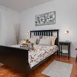 3 Bedroom In Holiday home