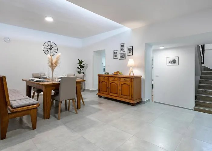 3 Bedroom In Holiday home *