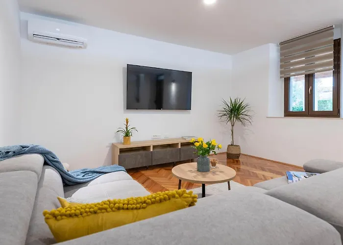3 Bedroom In * Pola