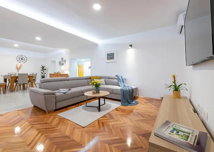 3 Bedroom In Holiday home
