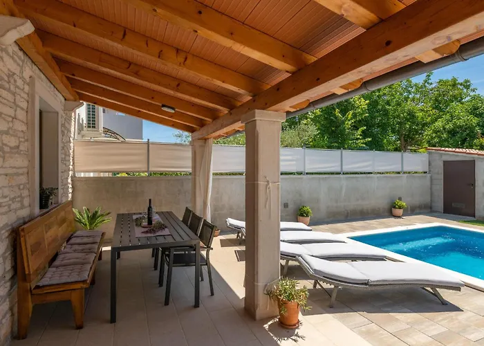 Holiday home 3 Bedroom In Pula