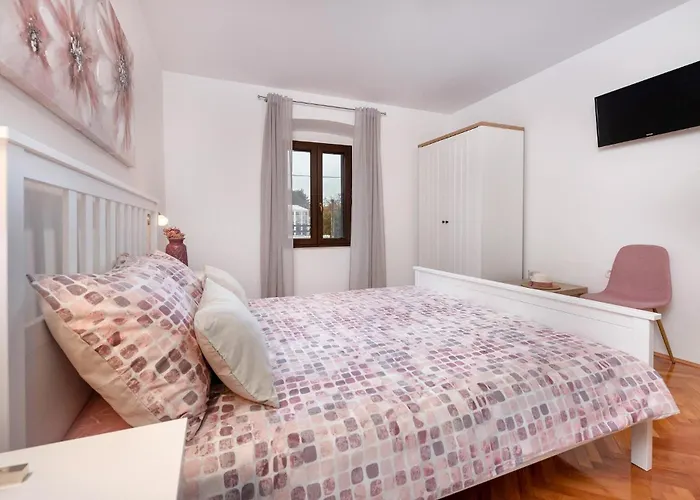 Holiday home 3 Bedroom In Pula