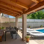 펜션 3 Bedroom In 풀라